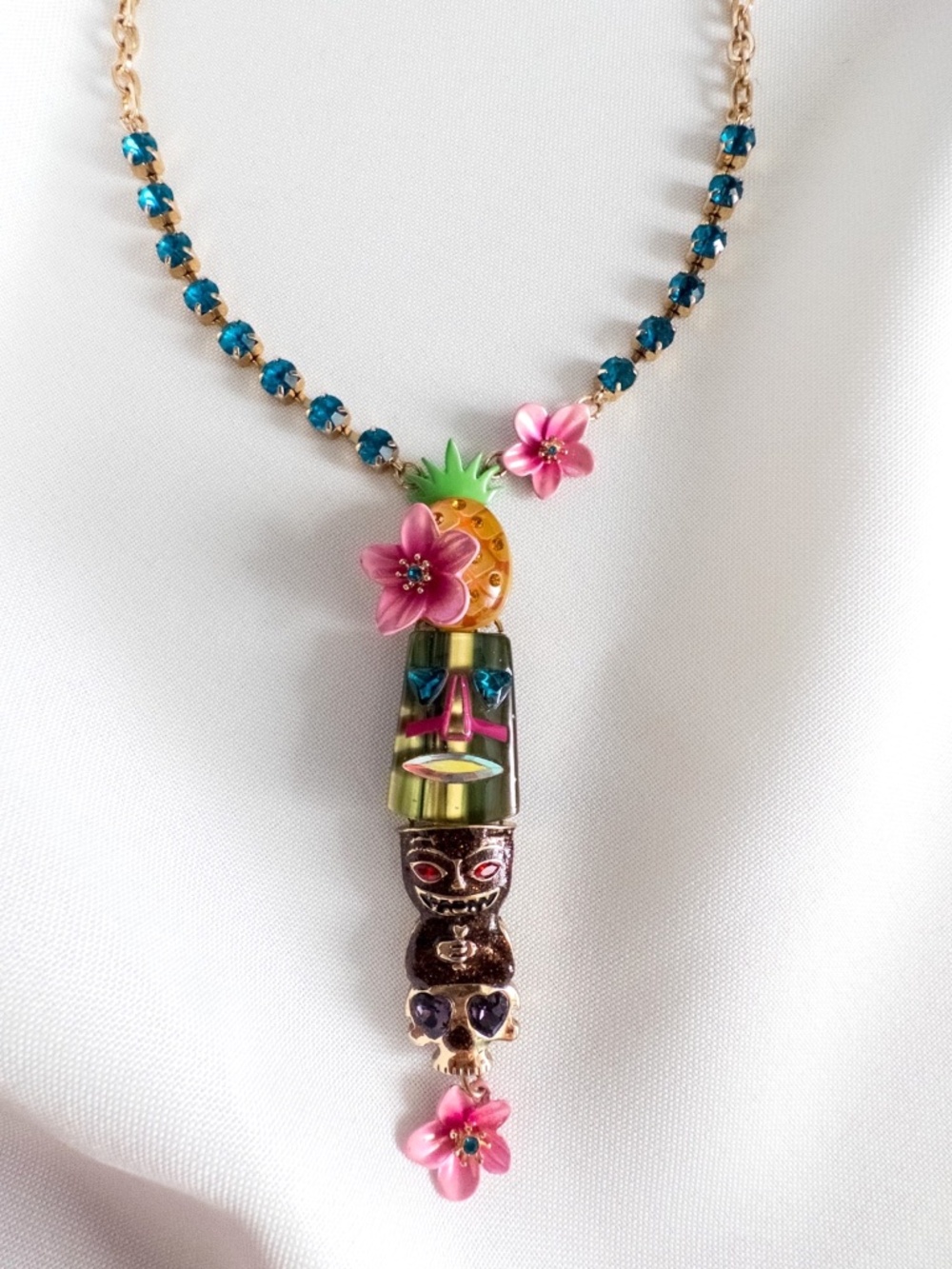 Betsey Johnson Tropical Island Time Tiki Flowers Pineapple Skull RARE Necklace